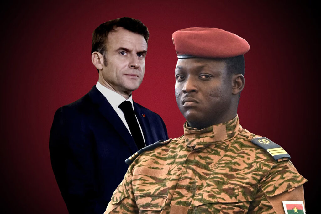 Burkina faso'da 4 fransız vatandaşının tutuklu bulunması iki ülke arasındaki gerilimi daha da arttırdı. İki ülkenin liderleri fransa cumhurbaşkanı emmanuel macron (solda), burkina faso geçici devlet başkanı i̇brahim traoré (sağda). Fotoğraf montaj: ludovic marin & issouf sanogo agence france presse / jeune afrique