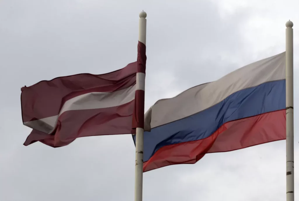 Letonya ve rusya bayrakları. Fotoğraf: ints kalnins / reuters