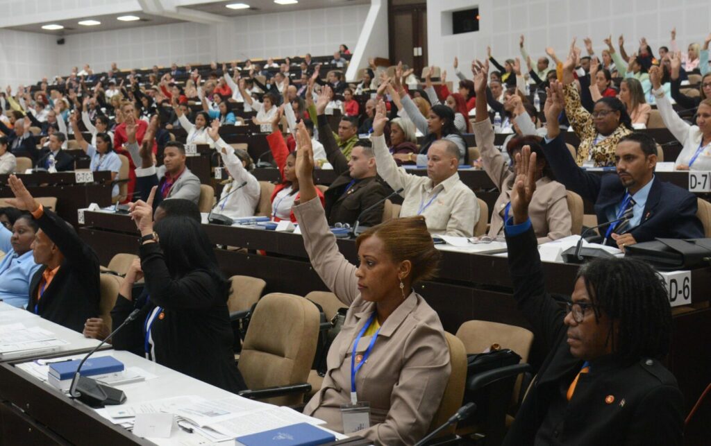 Ulusal meclis'te küba'da ötenazi oylaması. Fotoğraf: radio progreso
