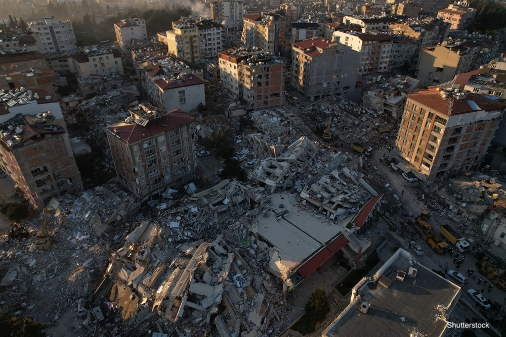 Ümit özdağ: i̇stanbul'da hatay gibi depremin karşısında korumasız durumda