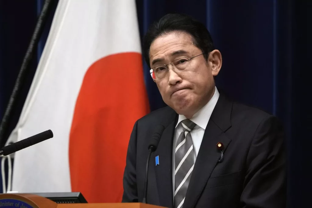 Depremler sonrası açıklama yapan japonya başbakanı fumio kişida. Fotoğraf: franck robicho