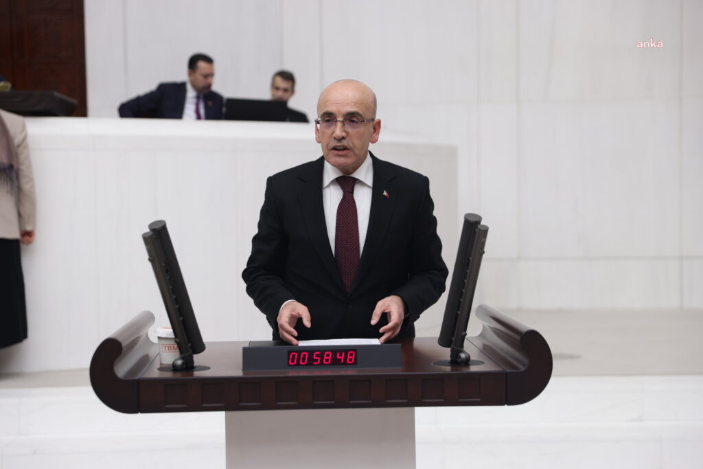 Babacan'dan mehmet şimşek'e: ''cumhurbaşkanının saçma sapan uygulamalarını meşru göstermeye çalışırken, kendinizi bitiriyorsunuz''