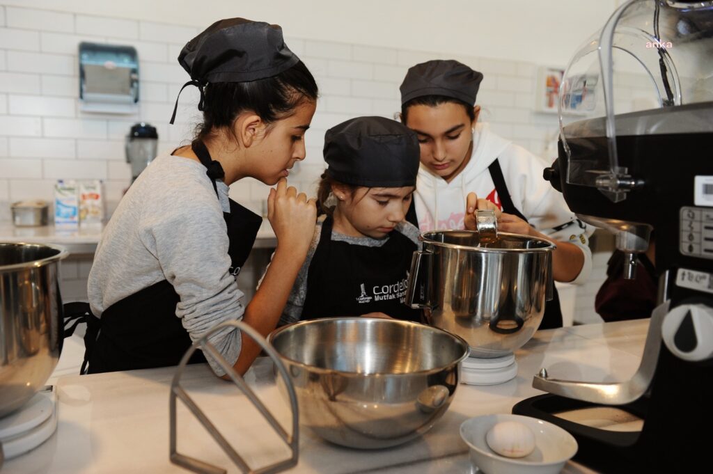Mutfak sanatları merkezi de yarıyıl tatilinde çocuk ve gençlere yönelik birbirinden keyifli atölyeler gerçekleştirecek
