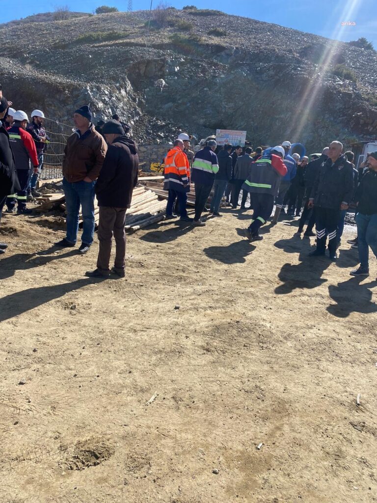 Elazığ'da maden ocağındaki göçükte 4 i̇şçi toprak altında kaldı: 3 i̇şçi kurtarıldı, bir i̇şçiyi kurtarma çalışmaları sürüyor