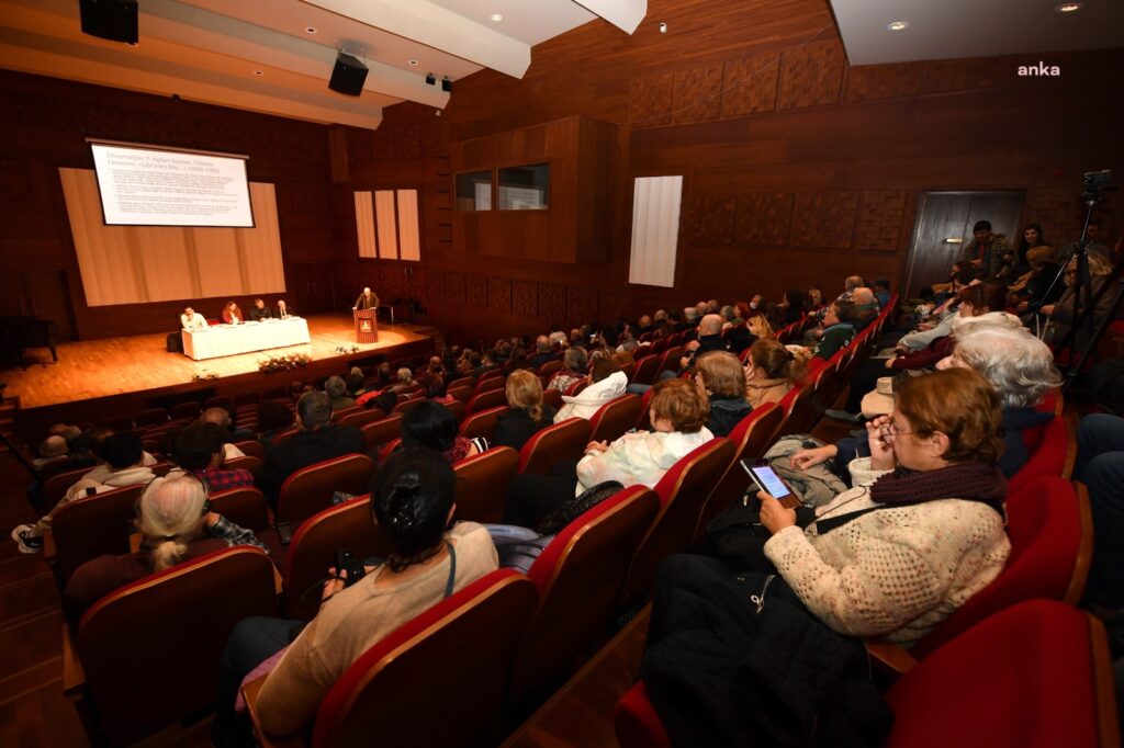 Başkan tunç soyer, çağımızın en büyük sorunu, demokrasi kavramının dünya genelinde kriz içinde olmasıdır