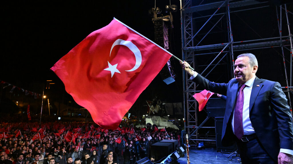 Ataturk antalya gelis koray avci kutlama 12 1