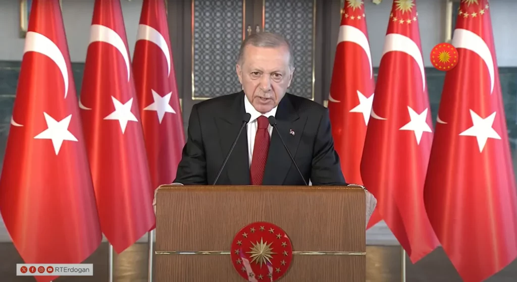 Erdoğan: ''afetler sonrasındaki çalışmaları başarıyla yürüten murat kurum'un i̇stanbul'u da depreme en iyi şekilde hazırlayacağından şüphe duymuyoruz''
