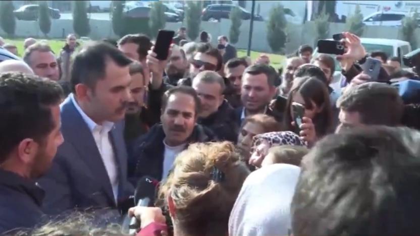 Murat kurum, başakşehir'de protesto edildi