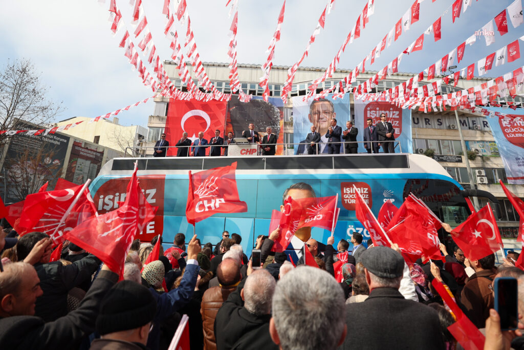 Bak recep tayyip erdoğan. '' karıncanın kardeşi var. Onu sana ezdirtmeyiz. Karıncanın kardeşi chp’dir. ”