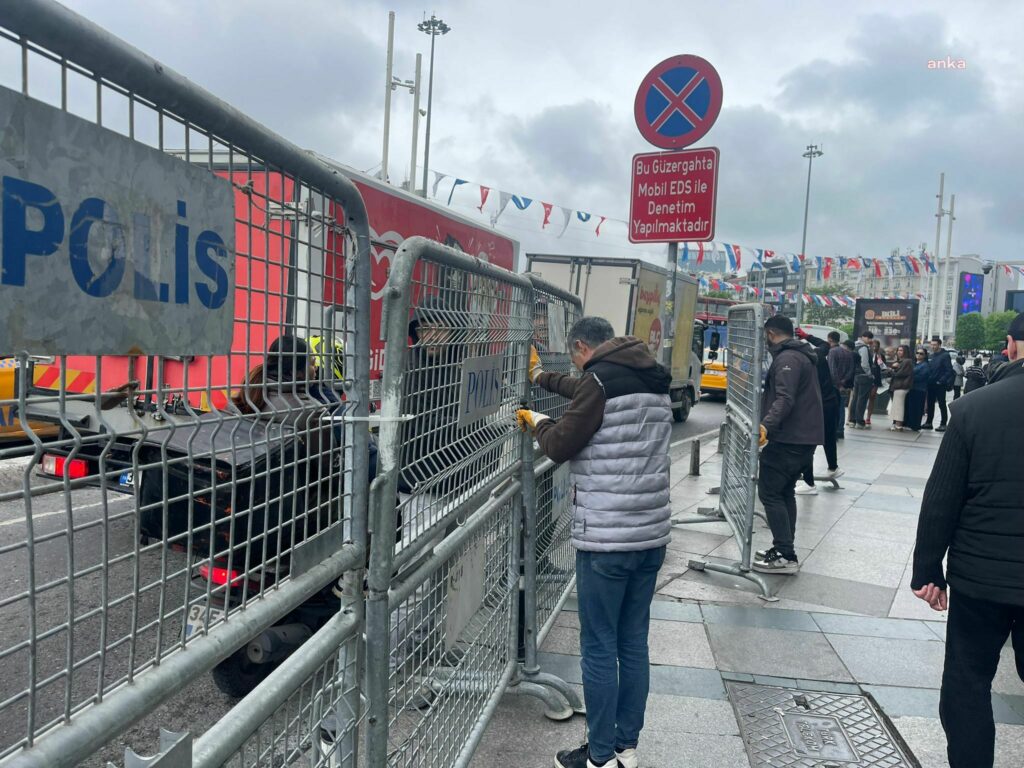 Taksim meydanı bariyerlerle kapatıldı