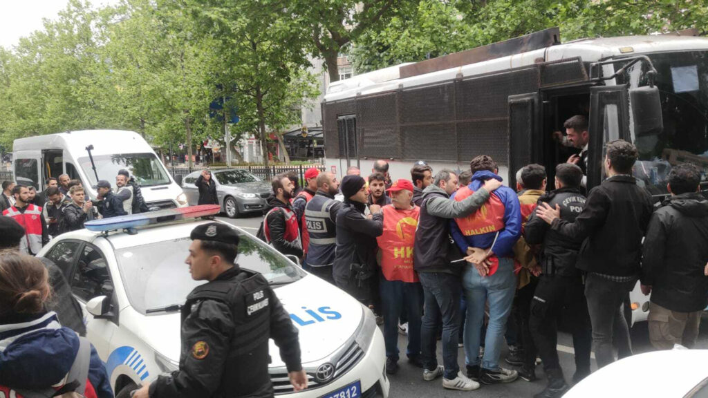 Istanbul taksim eylemciler gözaltı 175 serbset 35 işlem devam ediyor
