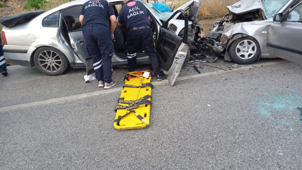 Burdur’da trafik kazası: 2 kişi hayatını kaybetti