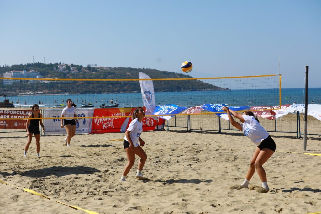 Zafer turnuvasi plaj voleybolu 3