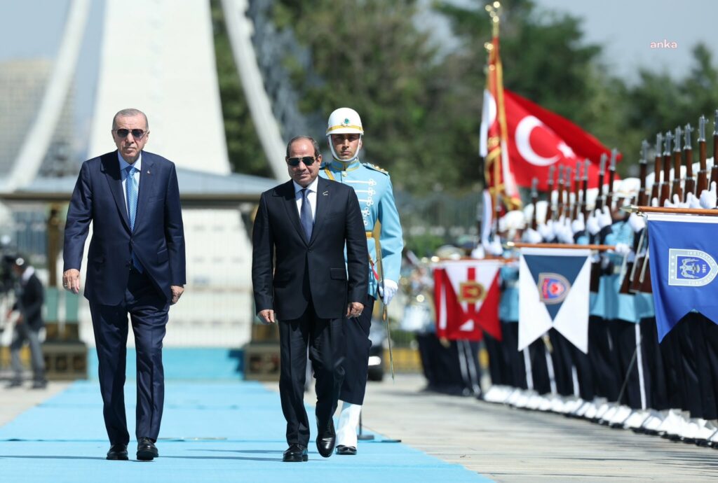 12 yıl sonra ilk ziyaret.. Mısır cumhurbaşkanı sisi ankara'da