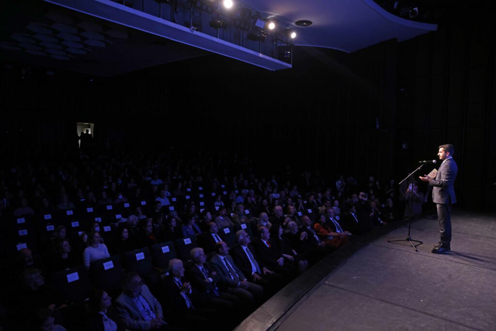 2024 11 07 35. Ankara film festivali acilis toreni sinasi sahnesi huseyin can guner 4