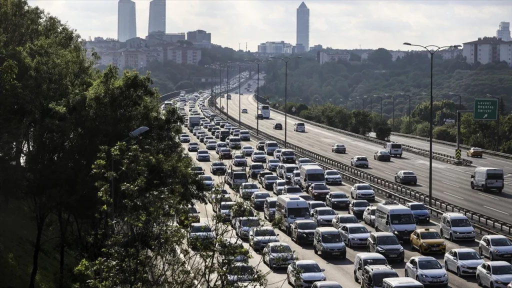 Kasım ayında 188 bin 966 adet taşıtın trafiğe kaydı yapıldı