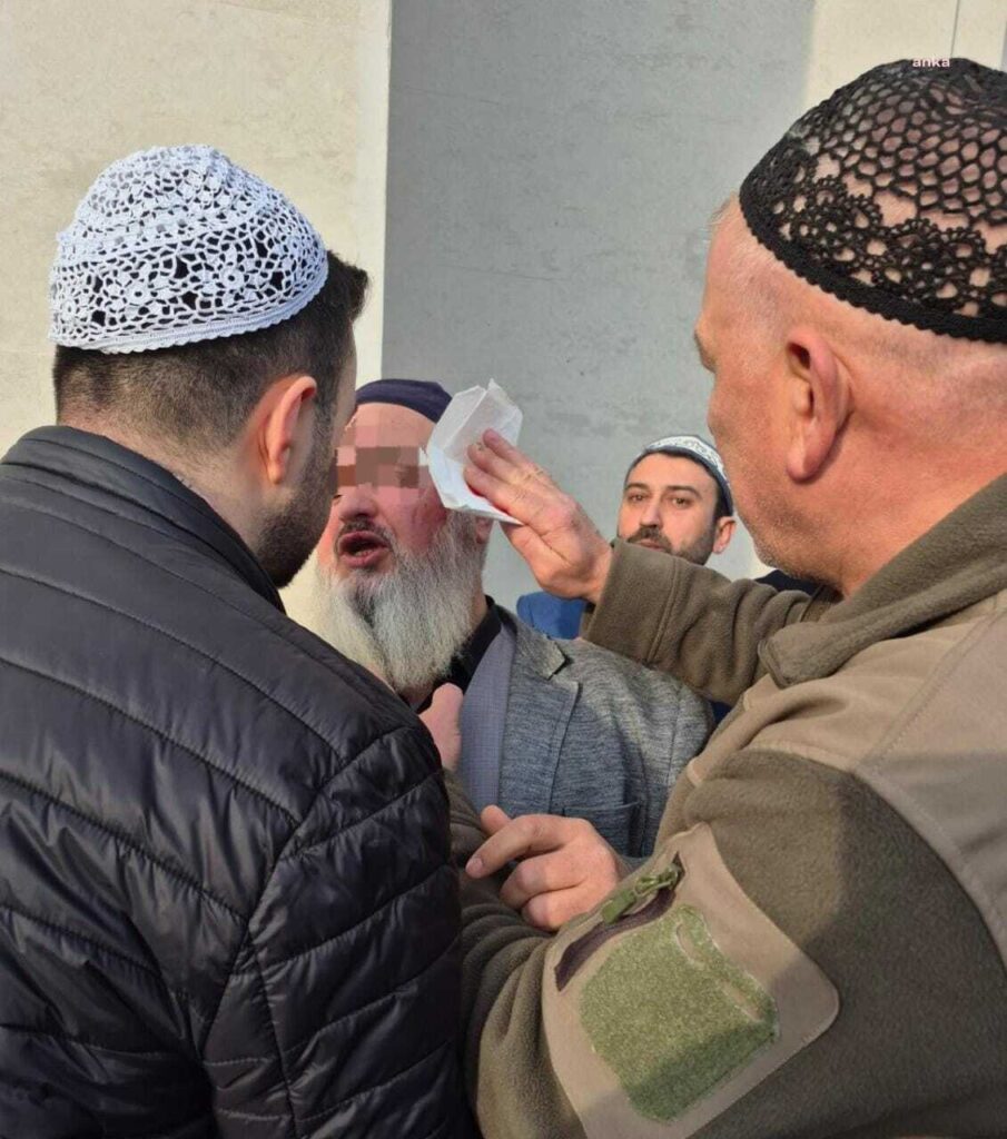 Menzil cemaati'nde taşlı sopalı inşaat kavgasını jandarma ayırdı