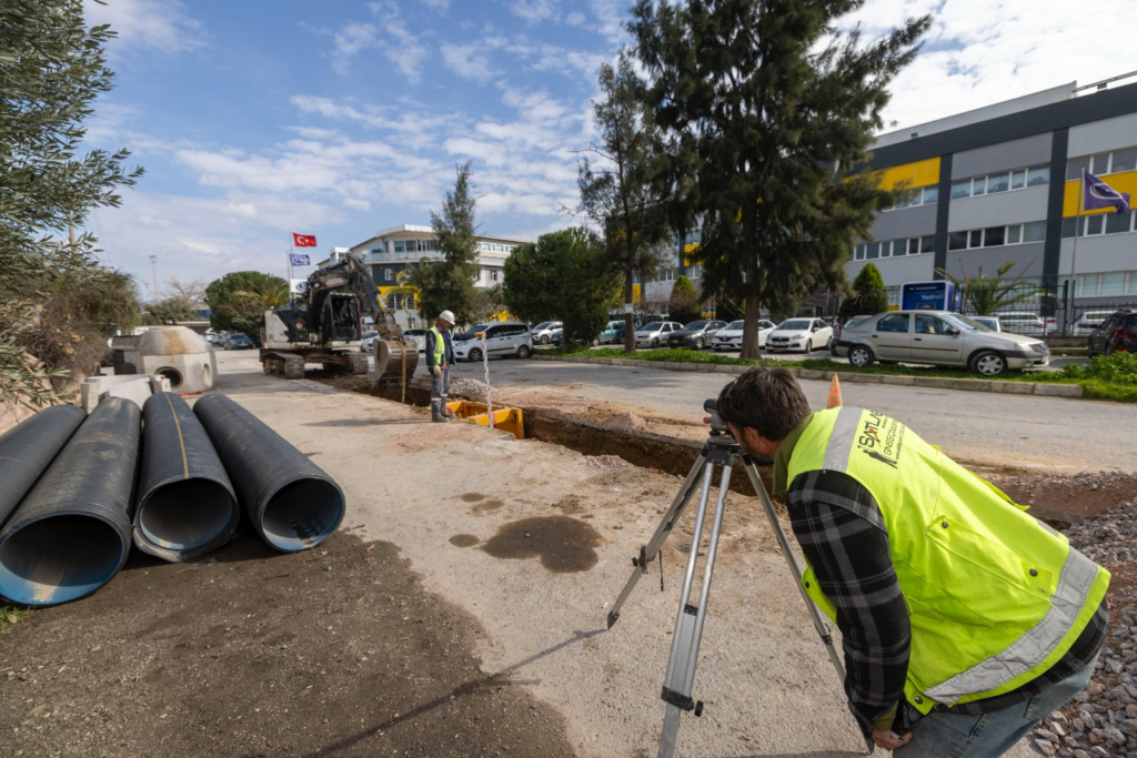 İzsu’nun 3 Milyar Liralık Dev Altyapı Yatırımlarının Temeli Yarın Atılacak İzsu’nun 3 milyar liralık dev altyapı yatırımlarının temeli yarın atılacak