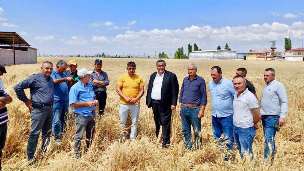 Gürer: “Toprak Varsa Vatan Var, Üreten Varsa Gelecek Var” Gürer: “toprak varsa vatan var, üreten varsa gelecek var”