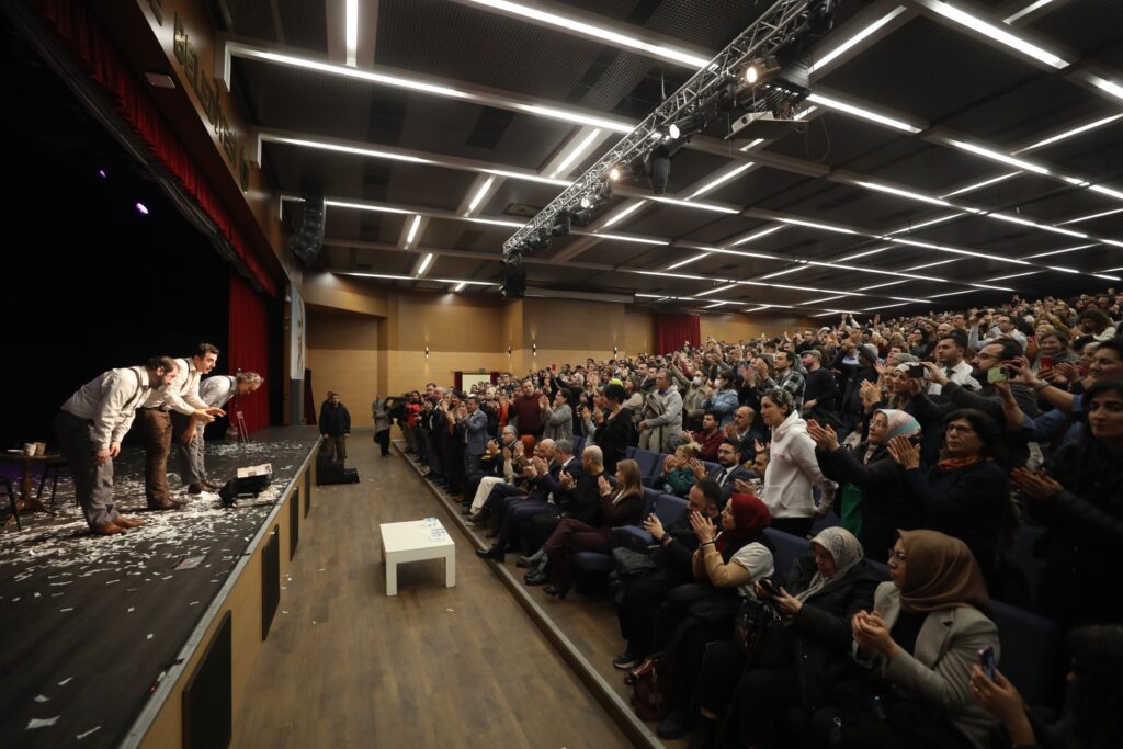 Meçhul Paşa Izleyiciden Tam Not Aldı Meçhul paşa izleyiciden tam not aldı