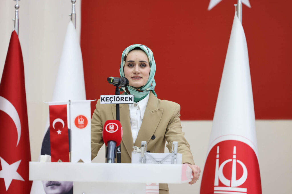 Ak parti kecioren kadin kollari baskani merve biberoglu erdogan