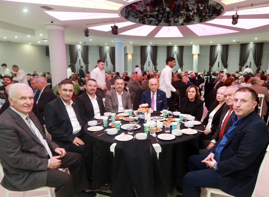 Başkan yaşar, hemşerileriyle iftarda buluştu