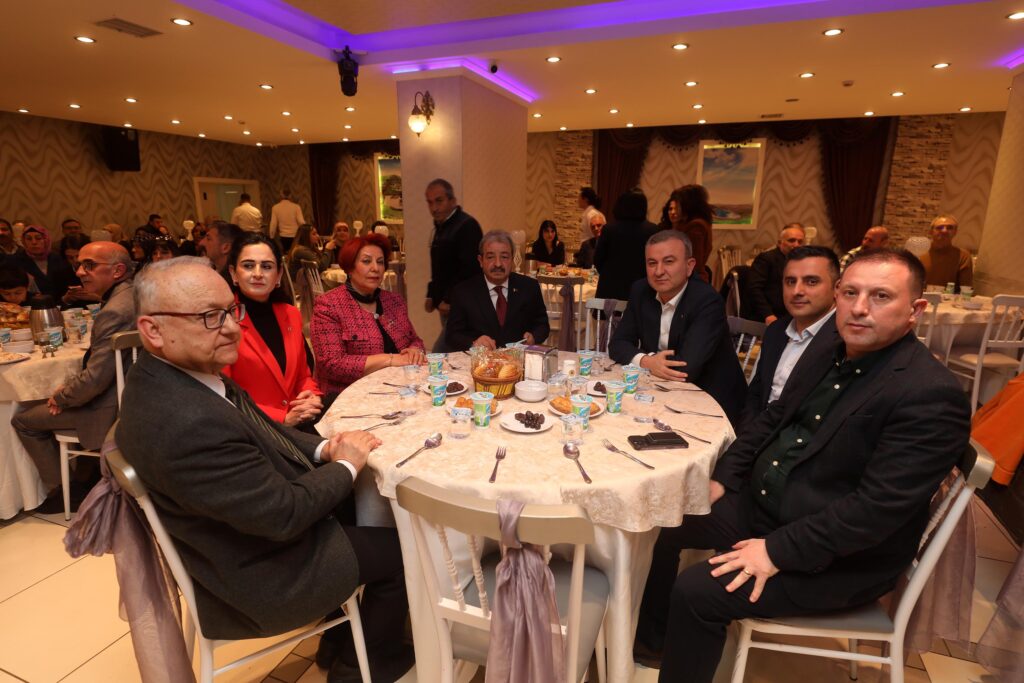 Yenimahalleli muhtarlar iftarda buluştu