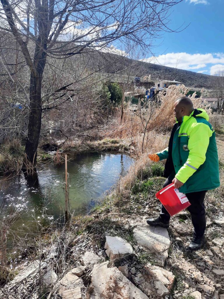 Yenimahalle’de Larva Ile Mücadele Devam Ediyor 4