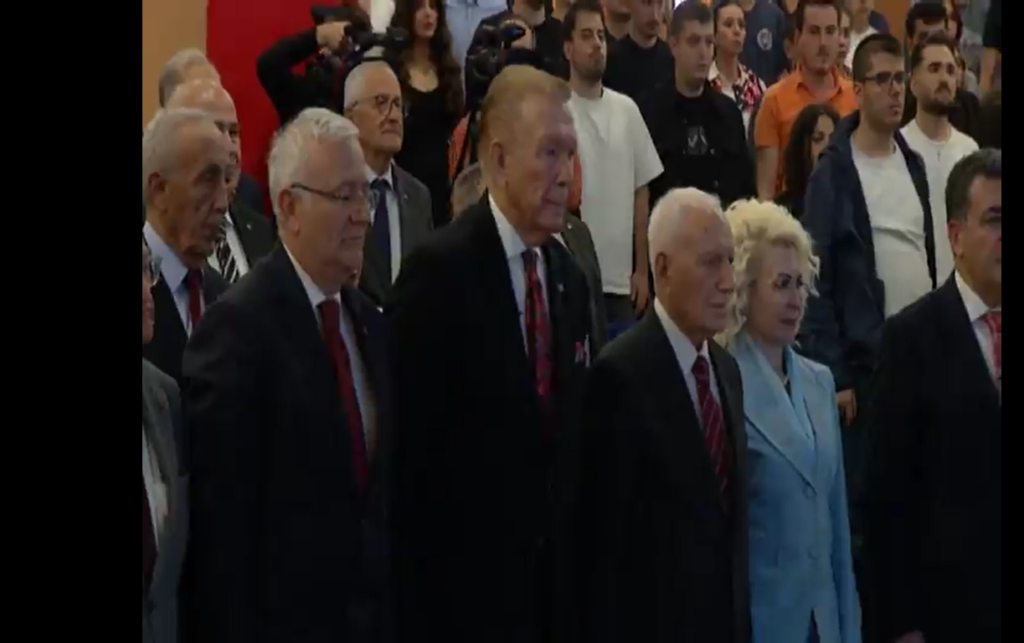 Usta gazeteci uğur dündar başkent üniversitesi’ndeydi