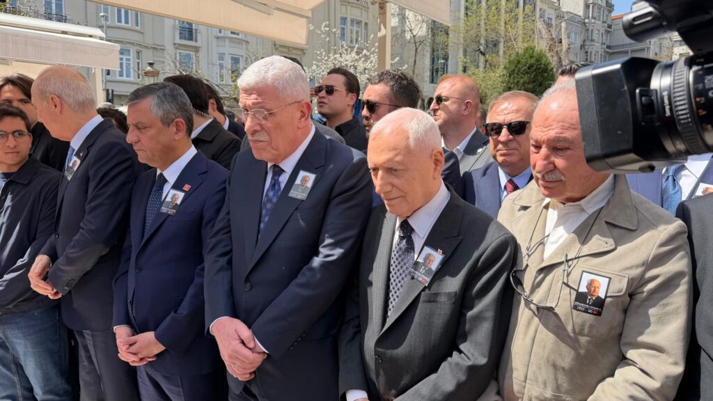 Haberal, Yakın Dostu Cindoruk’u Son Yolculuğunda Yalnız Bırakmadı Haberal, yakın dostu cindoruk’u son yolculuğunda yalnız bırakmadı