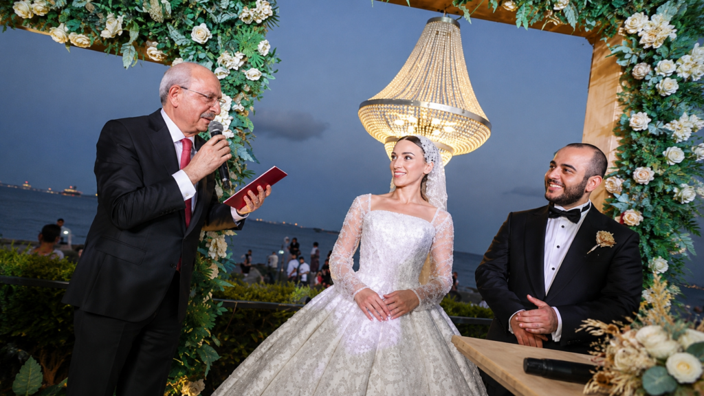 Kılıçdaroğlu, bekmez ve ok’un nikâh şahidi oldu