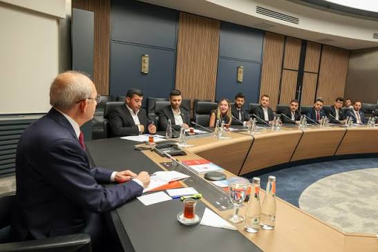 Chp gençlik kolları yönetimi kılıçdaroğlu ile buluştu