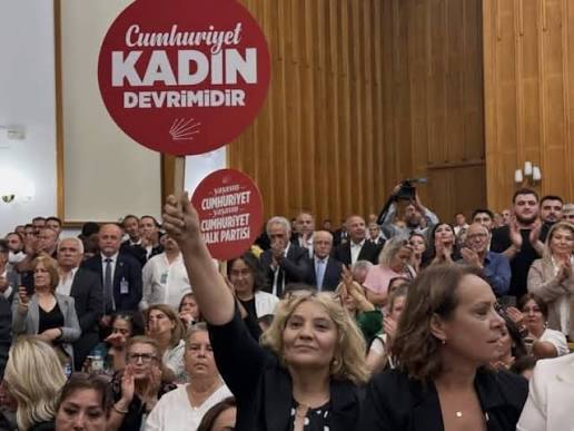 Chp kadınlarından 600 kişilik gövde gösterisi