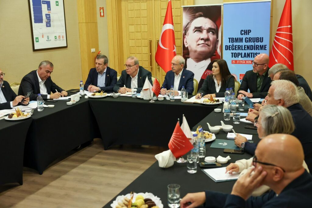 Kılıçdaroğlu, Chp Grup Yönetimiyle Bolu Abant Toplantısı Öncesi Bir Araya Geldi Kılıçdaroğlu, chp grup yönetimiyle bolu abant toplantısı öncesi bir araya geldi