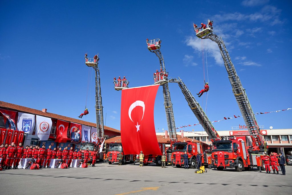 Ankara İtfaiyesi’nde 100 Personel Asil Memurluğa Geçti Beh 4051