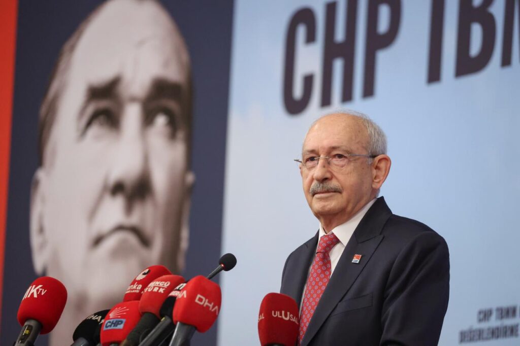 Kılıçdaroğlu’ndan Emekli Polis Şekeroğlu’nun Ölümünün Ardından Açıklama Kılıçdaroğlu’ndan emekli polis şekeroğlu’nun ölümünün ardından açıklama