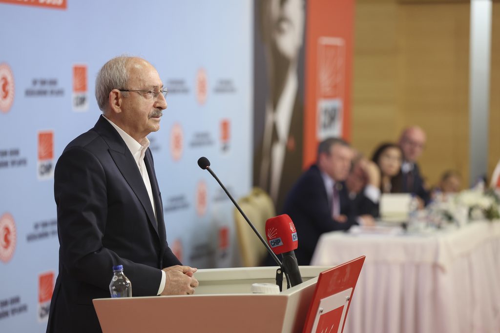 Kılıçdaroğlu, Chp Tbmm Grubu Değerlendirme Toplantısı’nı Kapanış Konuşmasıyla Tamamladı Basina gecenler 3
