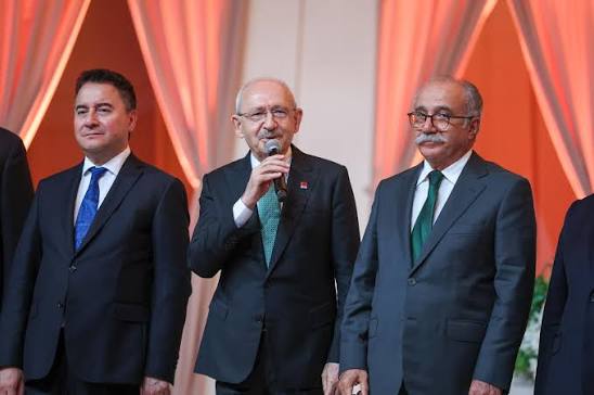Kılıçdaroğlu, Mehmet Davutoğlu Ve Ravza Öğüt’ün Nikâh Şahitliğini Yaptı Kılıçdaroğlu, mehmet davutoğlu ve ravza öğüt’ün nikâh şahitliğini yaptı