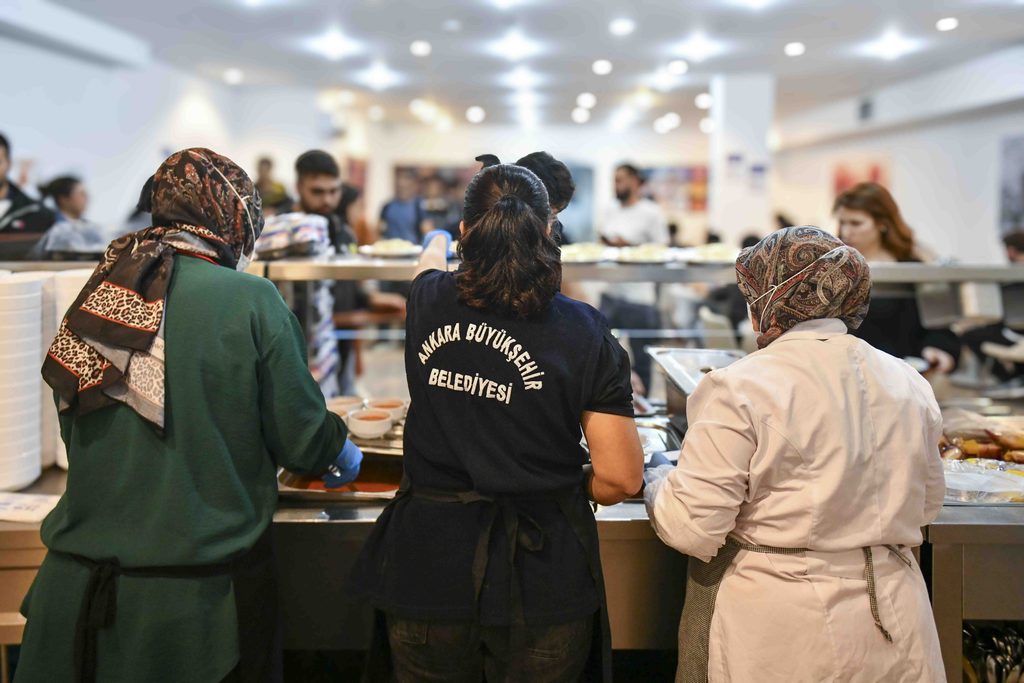 Gençlik Sofraları Yeni Eğitim Yılına Hazır: 4 Noktada Ücretsiz Sıcak Yemek Cem 7659