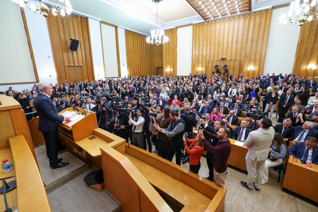 Kılıçdaroğlu: “Şaibeli Adamın Chp’de Yeri Yok” Img 0178