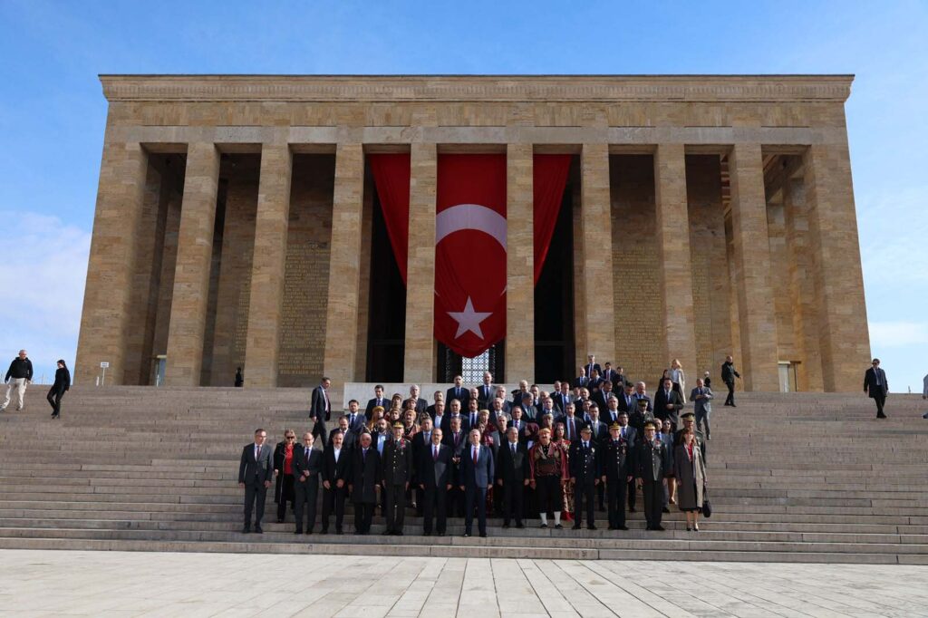 Mansur Yavaş’tan Ankara’nın Başkent Oluşunun 103. Yılı Mesajı Mansur yavaş’tan ankara’nın başkent oluşunun 103. Yılı mesajı