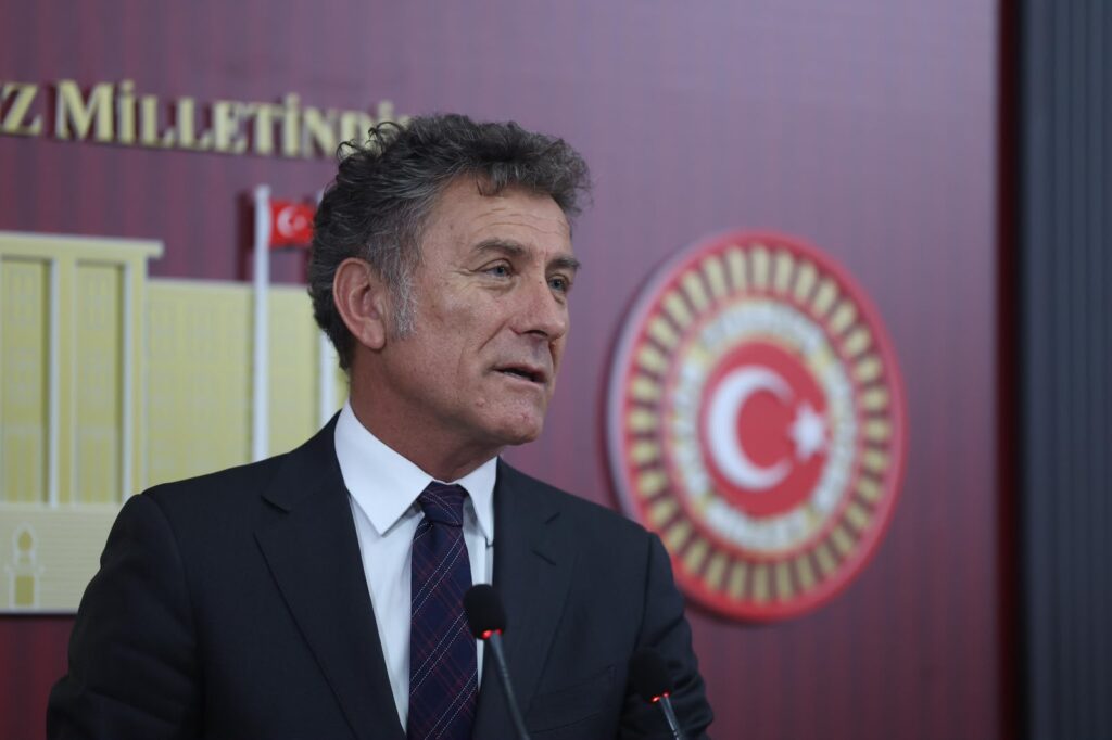 Orhan Sarıbal: Hasat Var, Fiyat Yok! Orhan sarıbal: hasat var, fiyat yok!