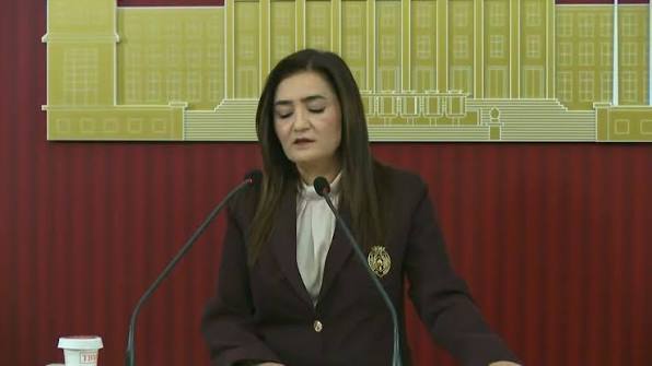 Sevda Erdan Kılıç’tan Esenyurt’ta Para Kasası Tepkisi Sevda erdan kılıç’tan esenyurt’ta para kasası tepkisi