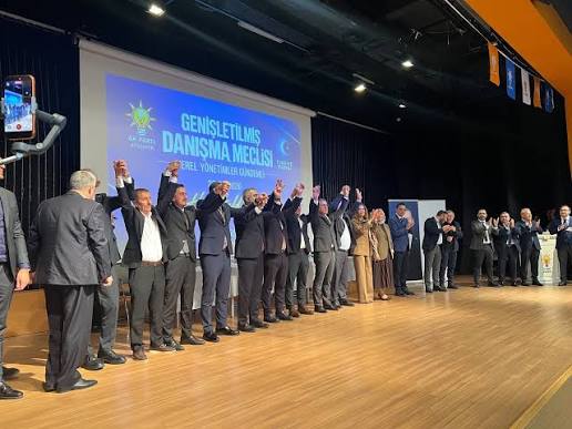 Müslim Sarı’dan Ak Parti’ye Geçen Belediye Başkanlarına Tepki Müslim sarı’dan ak parti’ye geçen belediye başkanlarına tepki
