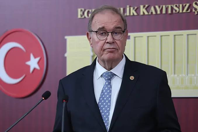 Faik Öztrak: Fon Skandalı Mahkemede Bitecek Faik öztrak: fon skandalı mahkemede bitecek