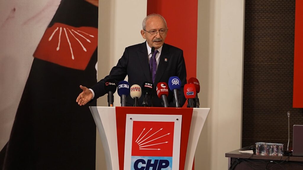 Kılıçdaroğlu’ndan Staj Ve Çıraklık Mağduriyeti Mesajı Kılıçdaroğlu’ndan staj ve çıraklık mağduriyeti mesajı